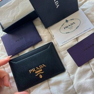 Prada vitello move E Leather card holder